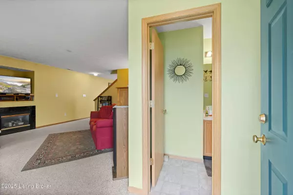 7024 Osprey Ridge Dr, Louisville, KY 40228