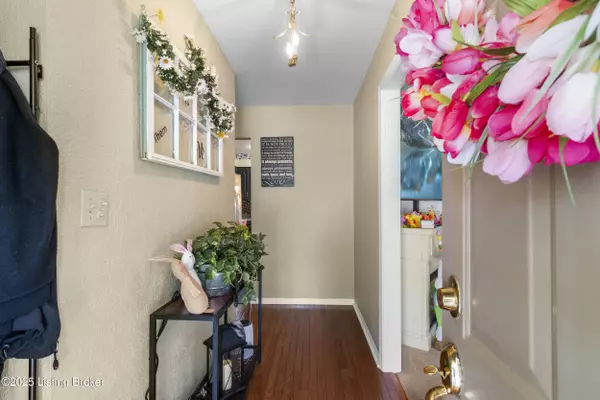 2410 Mammoth WAY, Louisville, KY 40299