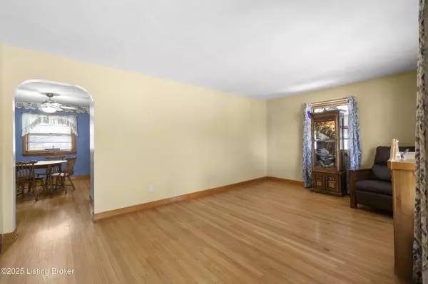 4110 Clyde Dr, Louisville, KY 40216