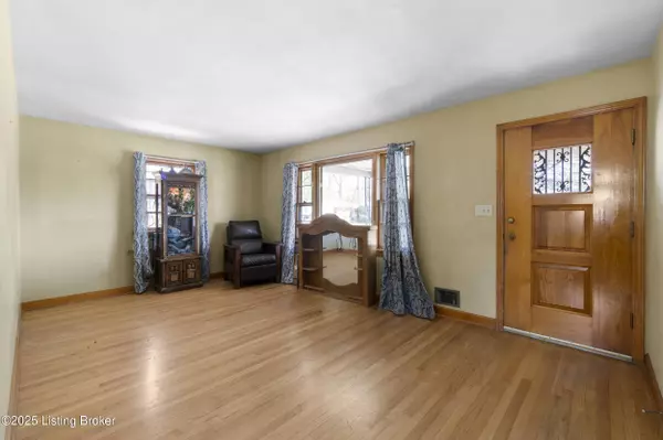 4110 Clyde Dr, Louisville, KY 40216