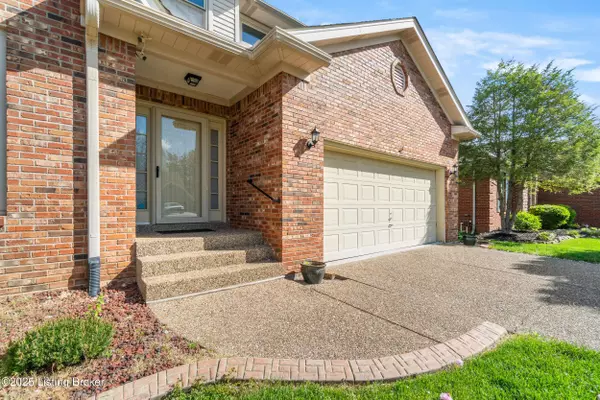 513 Auburn Oaks Dr, Louisville, KY 40214