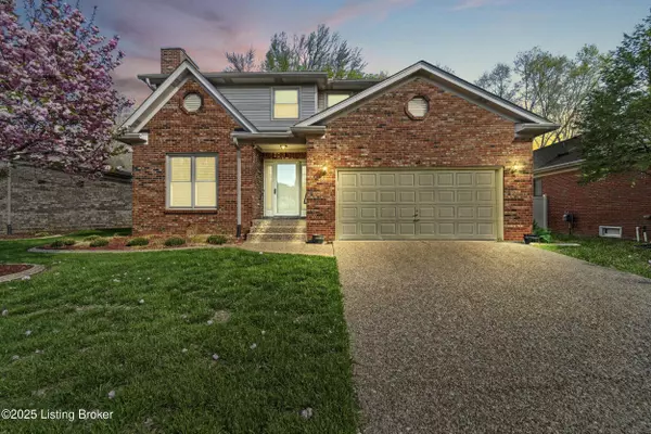 513 Auburn Oaks Dr, Louisville, KY 40214