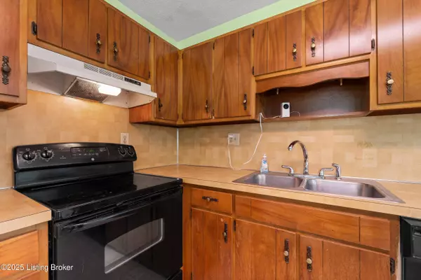 10207 Poco Pl, Louisville, KY 40291