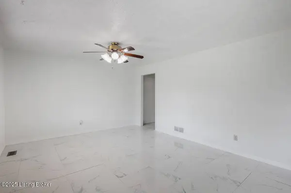 105 Abby Ct, Vine Grove, KY 40175