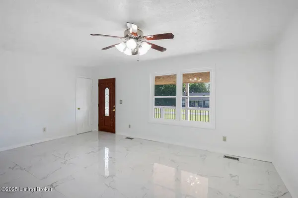 105 Abby Ct, Vine Grove, KY 40175