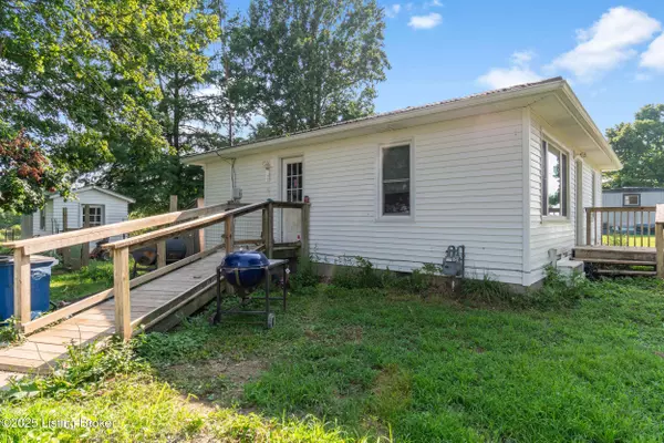 1255 Holy Cross Rd, Loretto, KY 40037