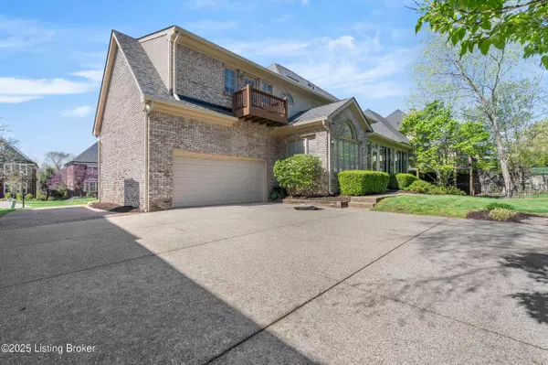 14801 Forest Oaks Dr, Louisville, KY 40245