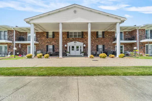 8101 Wendamoor Dr #27, Louisville, KY 40228