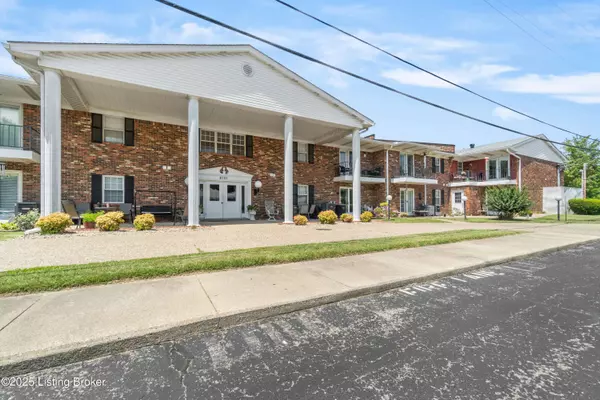 8101 Wendamoor Dr #27, Louisville, KY 40228