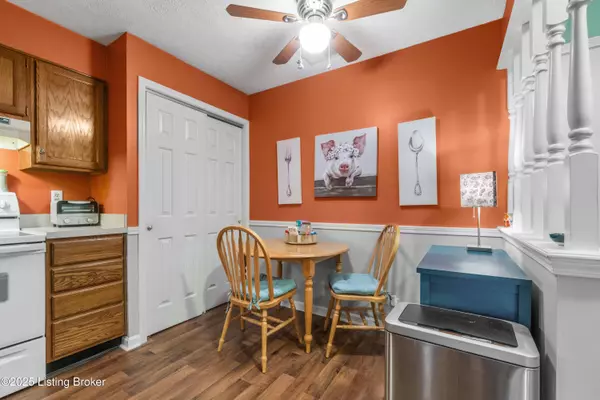 8101 Wendamoor Dr #27, Louisville, KY 40228