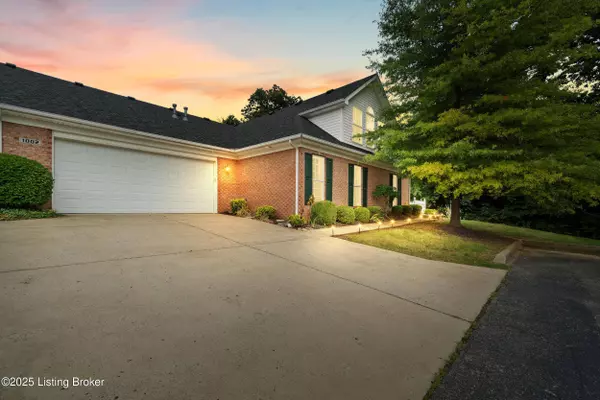 1002 White Pine Pl, La Grange, KY 40031