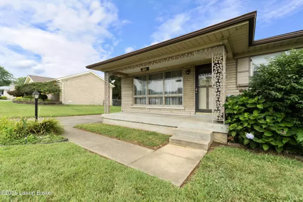 204 Hillbrook Dr, Shepherdsville, KY 40165