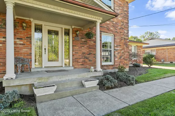 6614 Hollow Tree Rd, Louisville, KY 40228