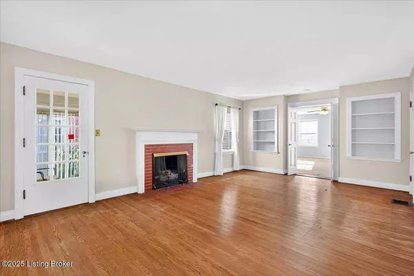 2628 Landor Ave, Louisville, KY 40205