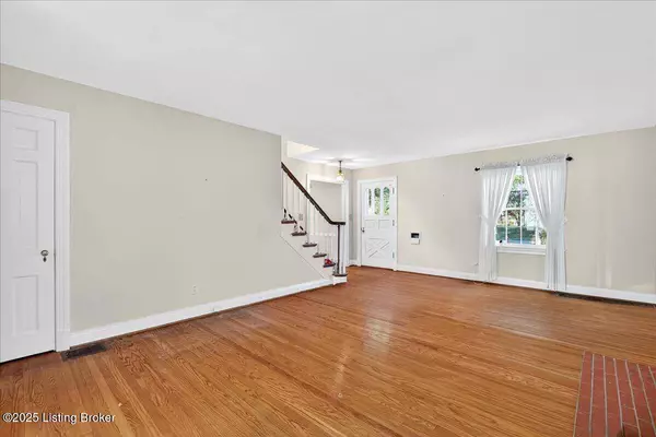 2628 Landor Ave, Louisville, KY 40205