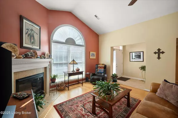 6501 Park Gate Ct, Louisville, KY 40229