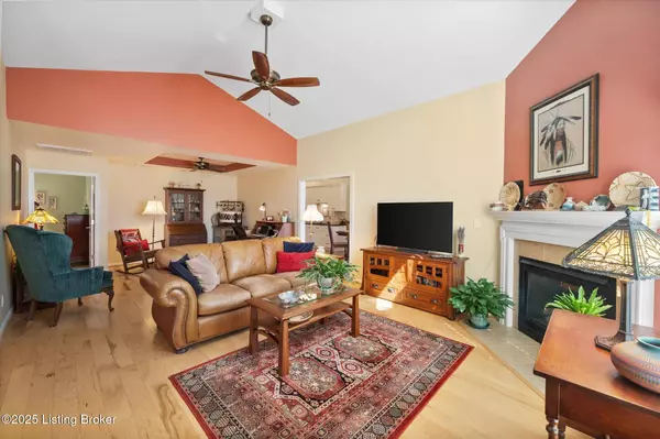 6501 Park Gate Ct, Louisville, KY 40229