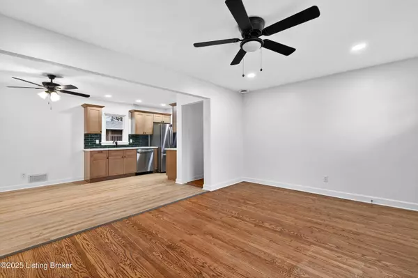 7919 Daffodil Dr, Louisville, KY 40258