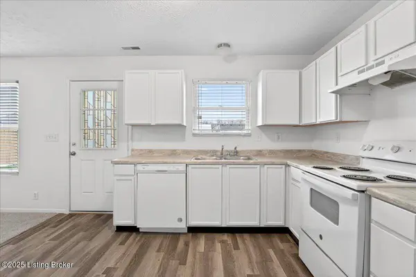 6508 Hunters Creek Blvd, Louisville, KY 40258