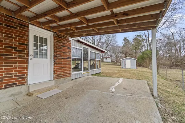 7803 Rochelle Rd, Louisville, KY 40228