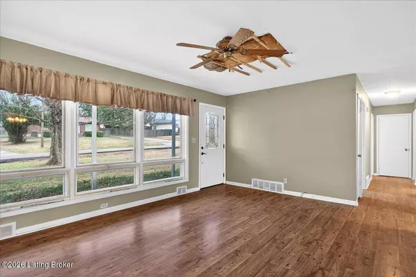 7408 Beechdale Rd, Crestwood, KY 40014