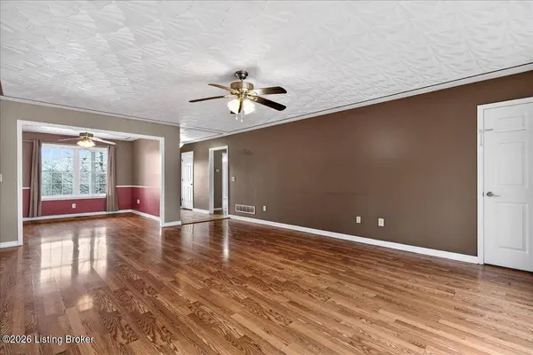 217 Bolton Ct, Shepherdsville, KY 40165
