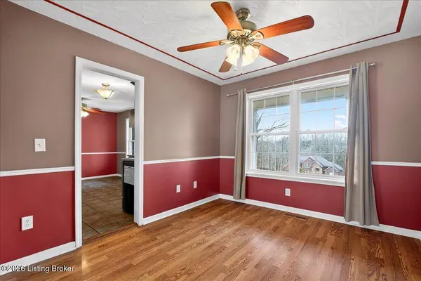217 Bolton Ct, Shepherdsville, KY 40165