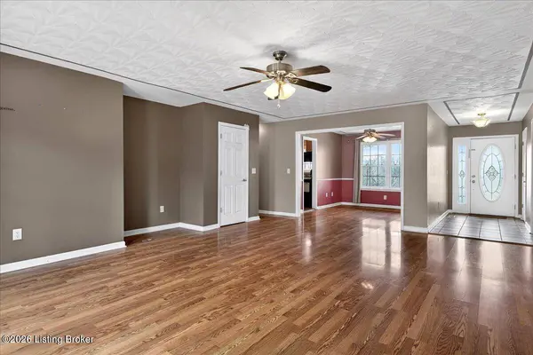217 Bolton Ct, Shepherdsville, KY 40165
