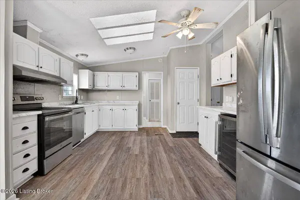 6733 Aiken Rd, Louisville, KY 40245