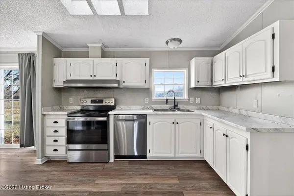 6733 Aiken Rd, Louisville, KY 40245