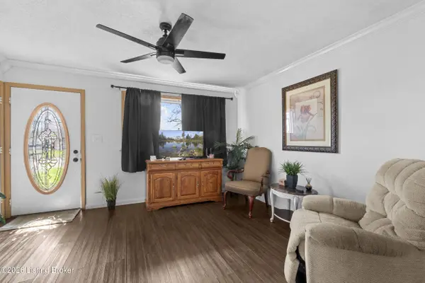 705 Glengarry Dr, Louisville, KY 40118