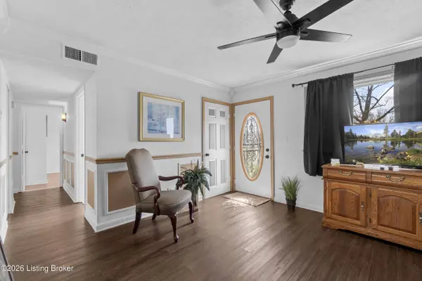 705 Glengarry Dr, Louisville, KY 40118