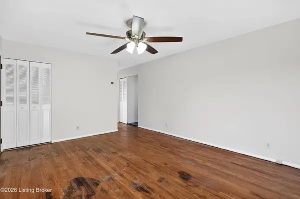 149 N Circlecrest Dr, Louisville, KY 40229
