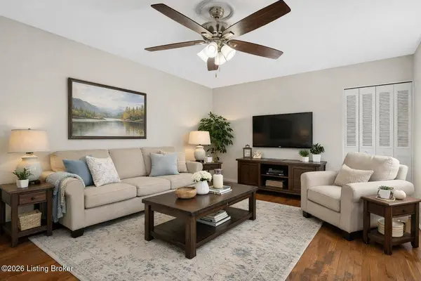 149 N Circlecrest Dr, Louisville, KY 40229