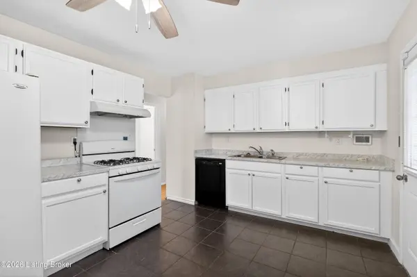 149 N Circlecrest Dr, Louisville, KY 40229