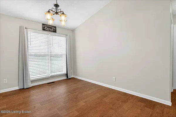 3414 Hunsinger Ln, Louisville, KY 40220