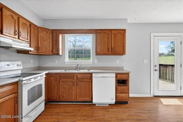 216 Bent Tree Dr, Vine Grove, KY 40175