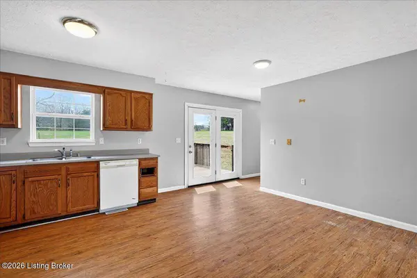 216 Bent Tree Dr, Vine Grove, KY 40175