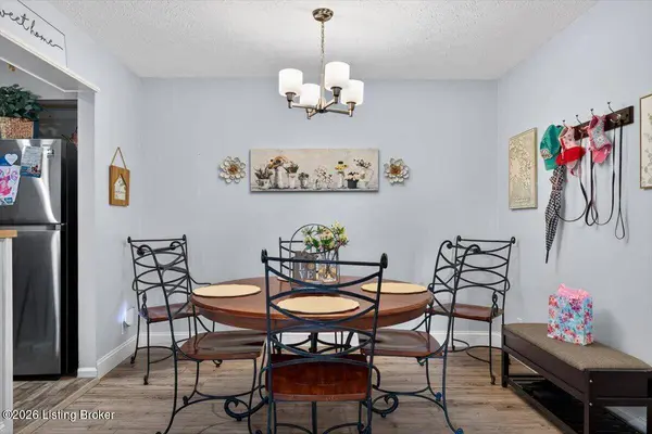 7074 Wildwood Cir #APT 164, Louisville, KY 40291