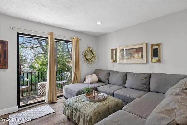 7074 Wildwood Cir #APT 164, Louisville, KY 40291