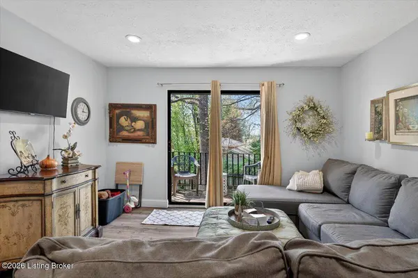 7074 Wildwood Cir #APT 164, Louisville, KY 40291