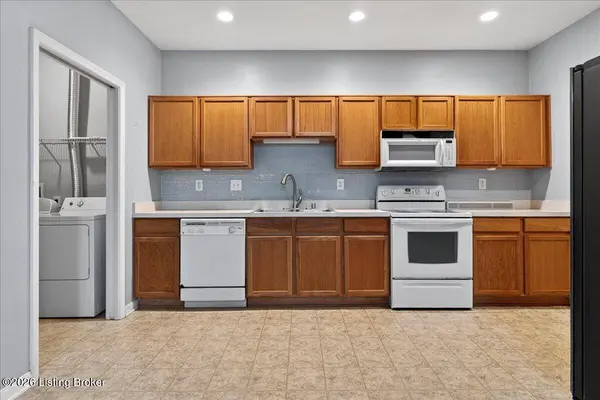 209 S Dorsey Ln, Louisville, KY 40223