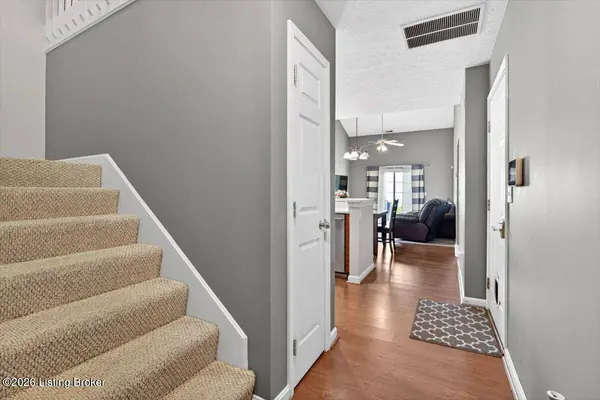8433 Arbor Meadow WAY, Louisville, KY 40228