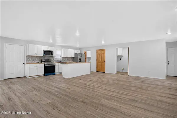 12411 Berrytown Rd, Louisville, KY 40223
