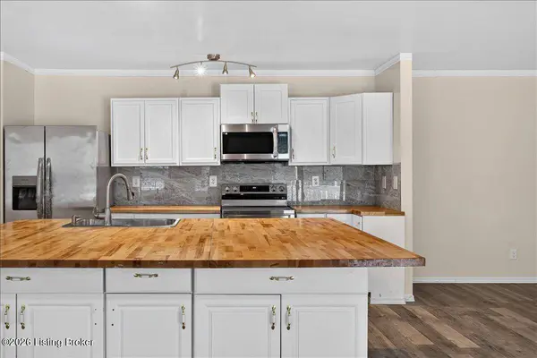 12413 Berrytown Rd, Louisville, KY 40223