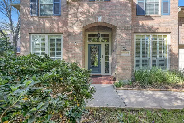 143 S Goldenvine CIR, The Woodlands, TX 77382