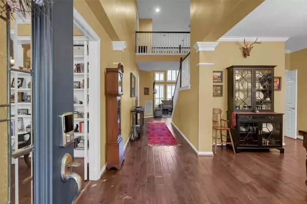 143 S Goldenvine CIR, The Woodlands, TX 77382