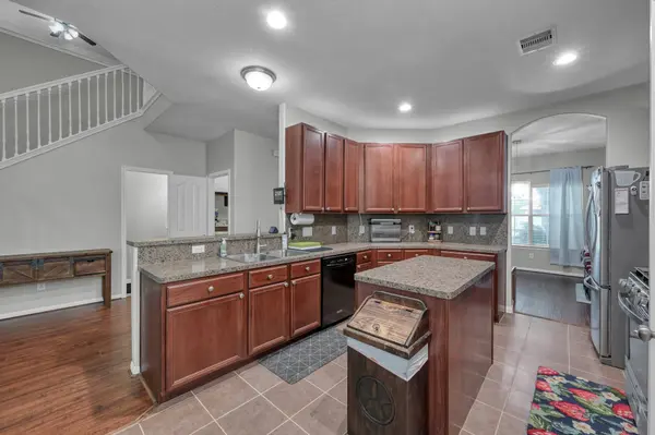 20407 Horsetail Falls DR, Tomball, TX 77375