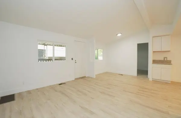 2575 S Willow Ave #210, Fresno, CA 93725