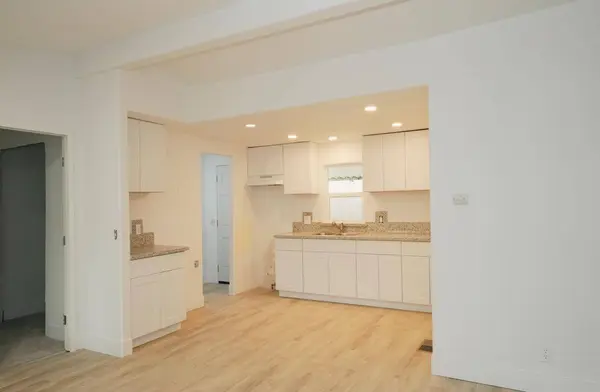 2575 S Willow Ave #210, Fresno, CA 93725